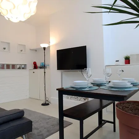 2-Bedroom, Free Parking, High Speed Wi-Fi, Swinton Manchester Exterior photo