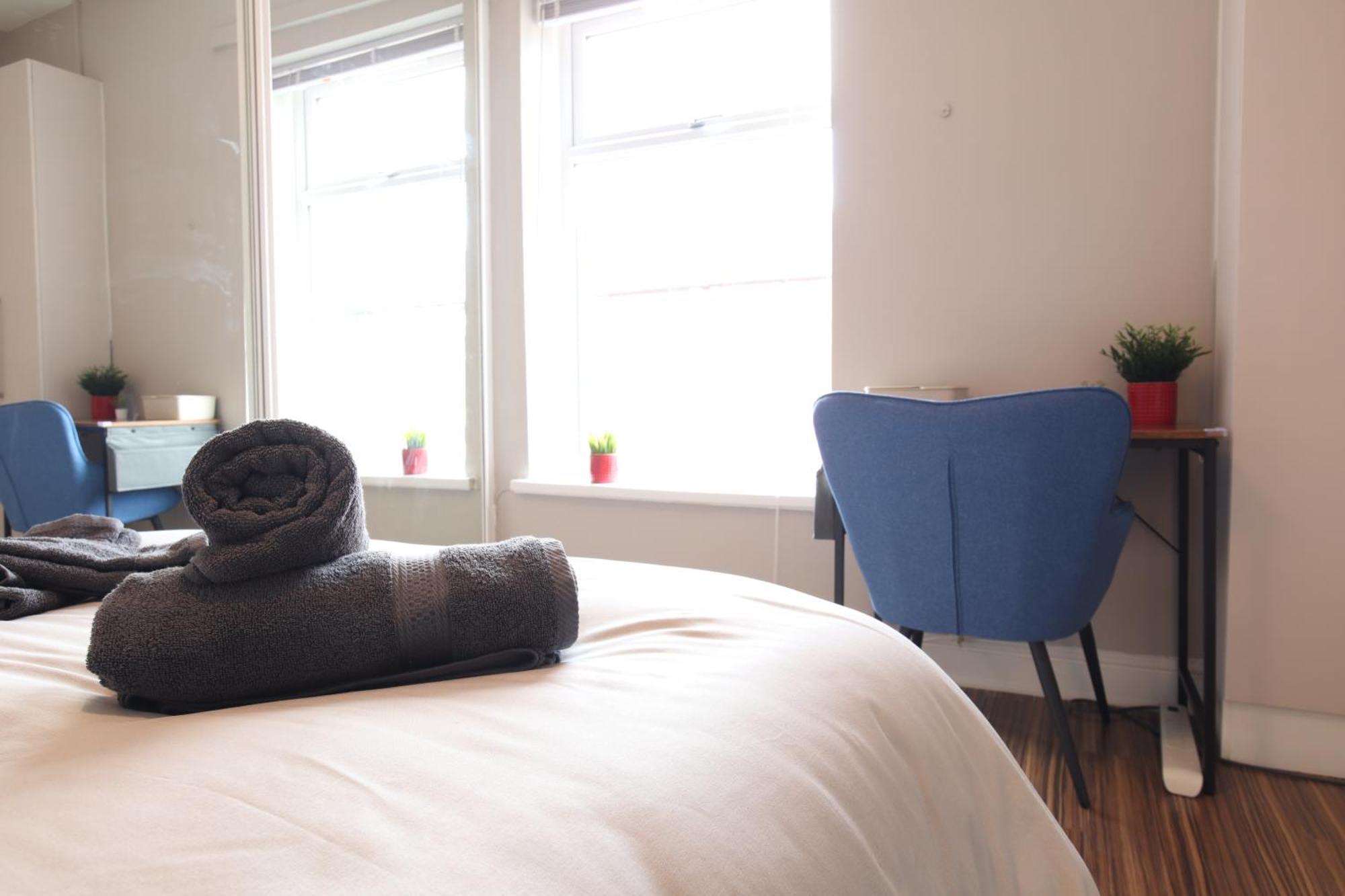 Holiday home 2-bedroom, Free Parking, High Speed Wi-fi, Swinton